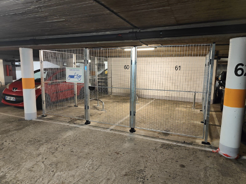 Secured parking for cargo bikes