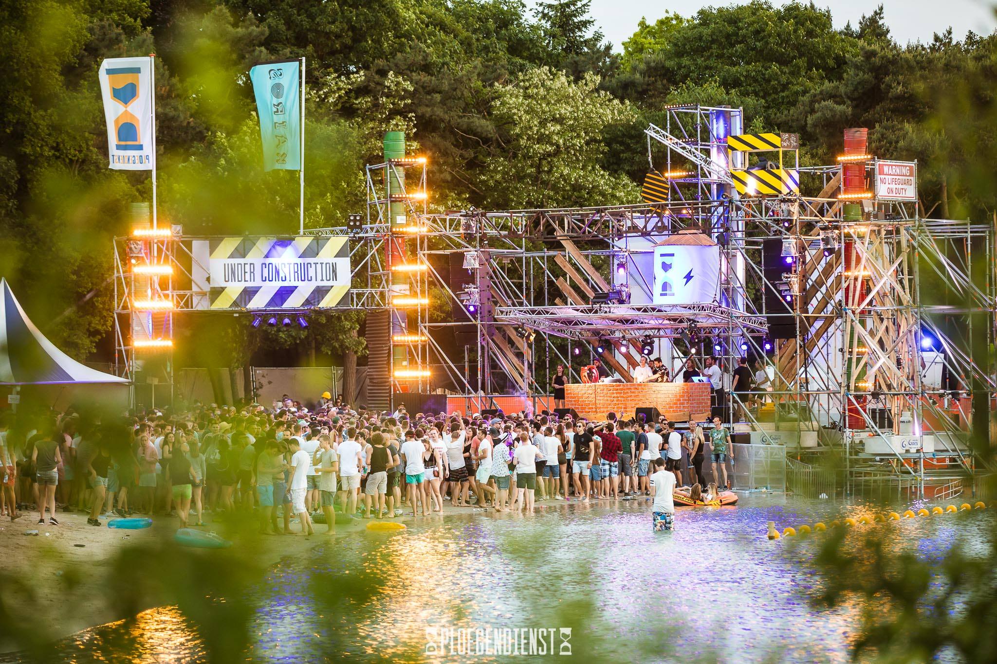 Attendees of Ploegendienst Festival (Source: Kairos Events)