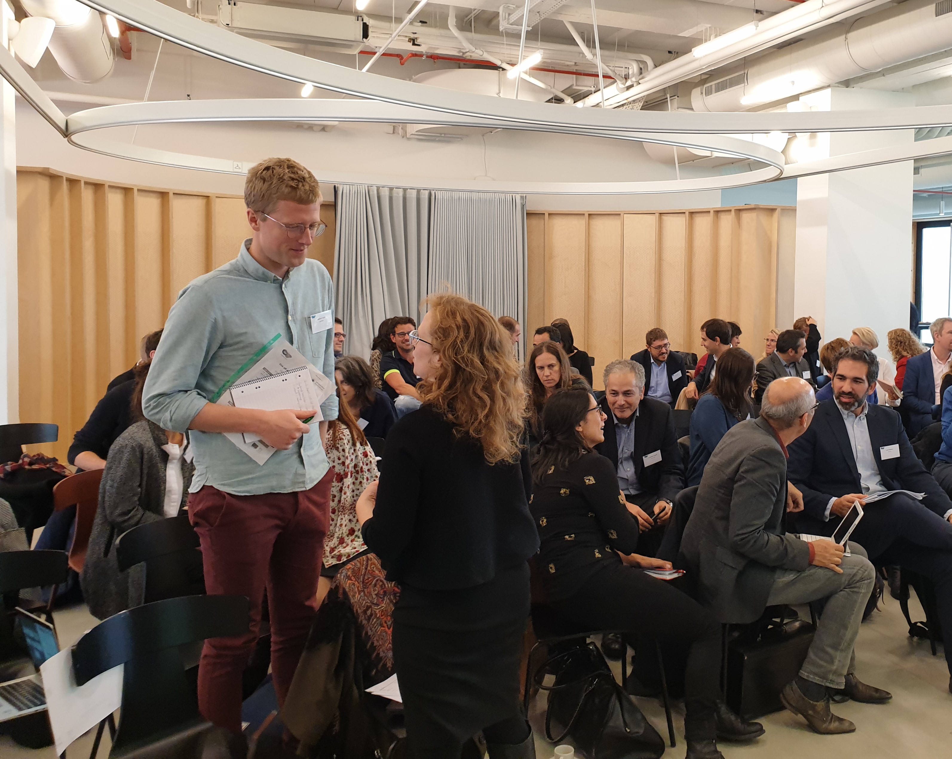 UIA experts and UIA project managers from cities talking