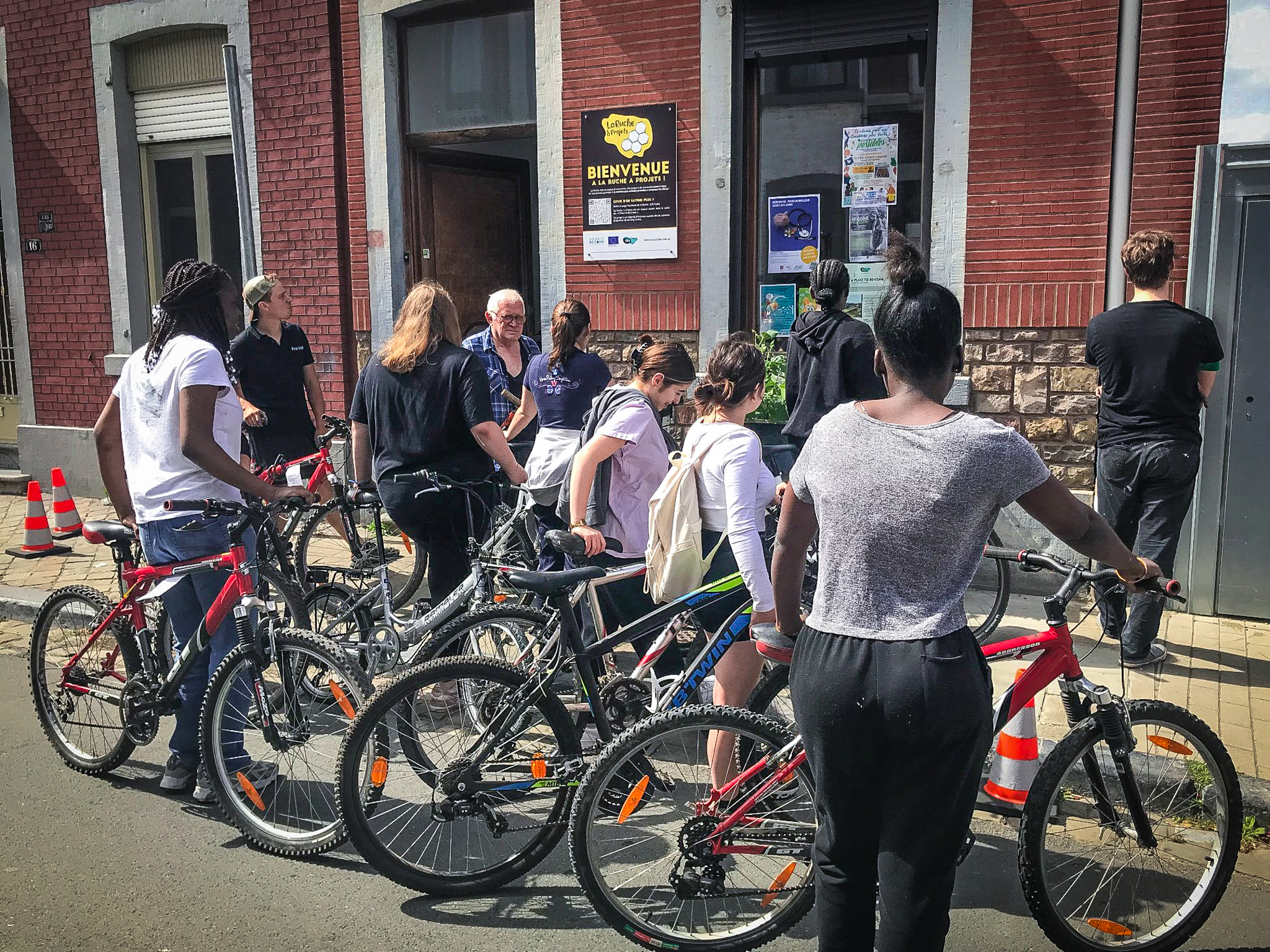 A creative station to promote social inclusion and diversity