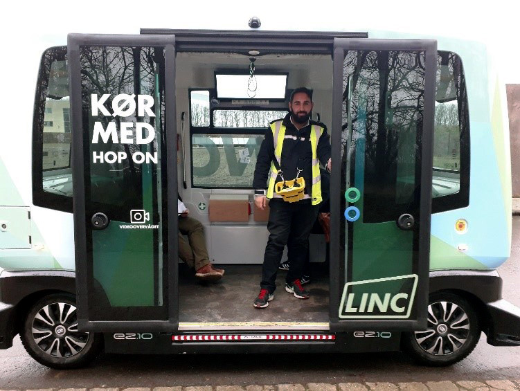 Self-driving shuttle finds the fastest route to your destination using a new app