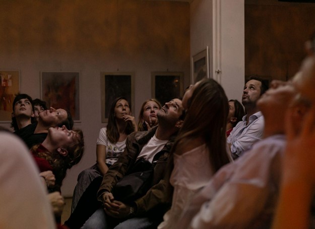 Alone in the crowd? - a play in ÚJBUDA