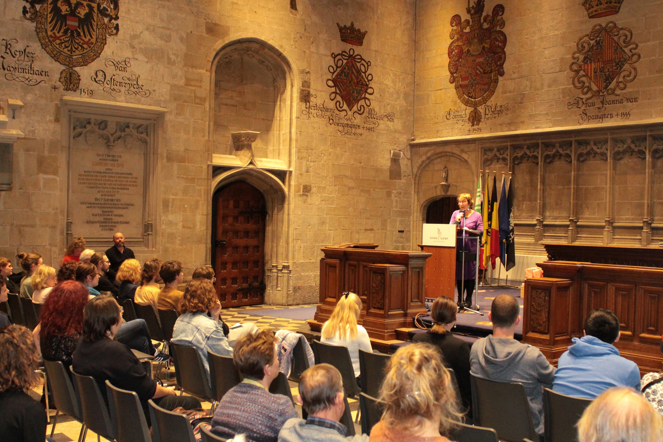 The first 25 participants of ‘Gent knapt op’ signed their contract