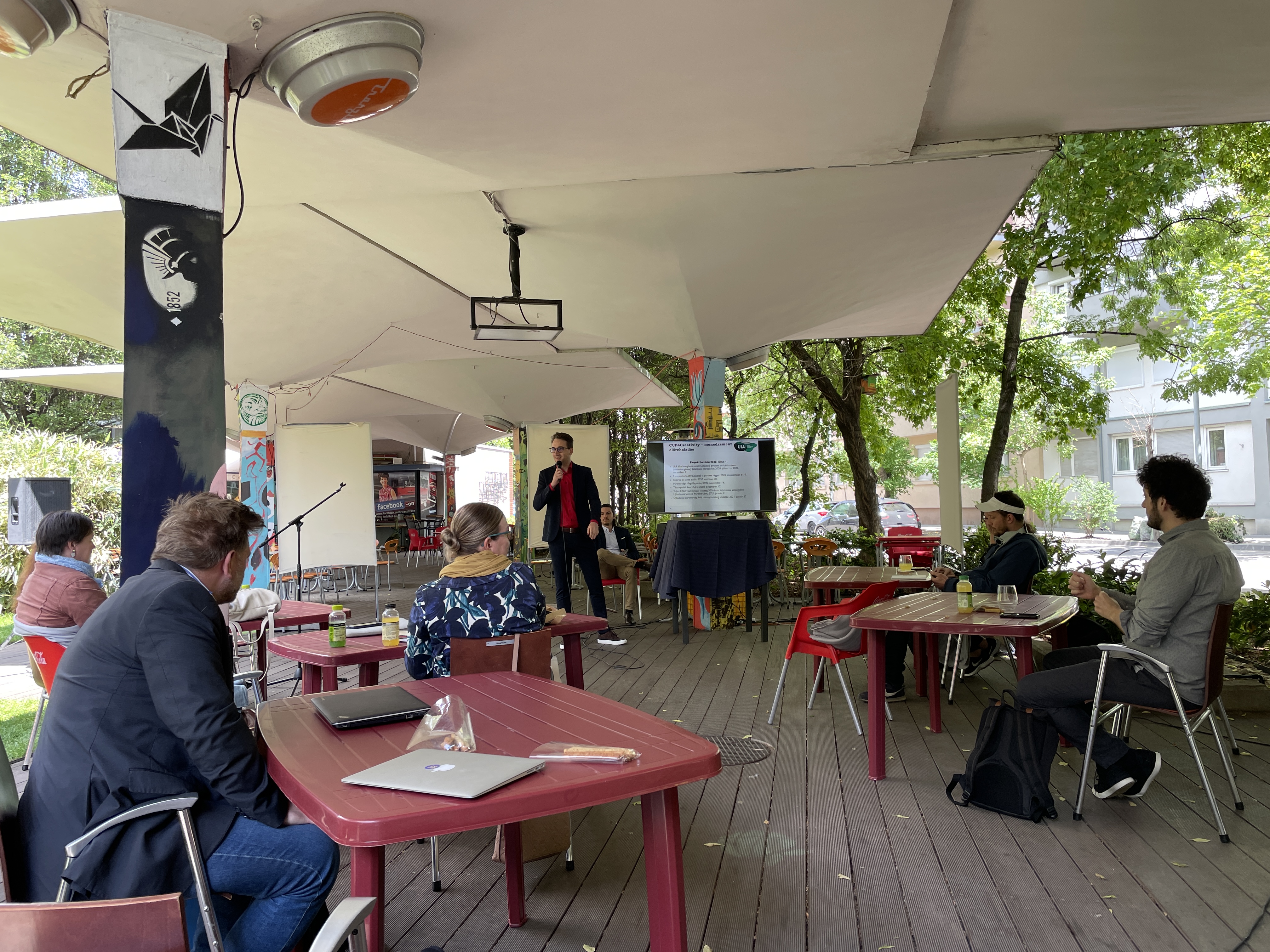 Covid-proof consortium meeting in Újbuda. Photo by Levente Polyak