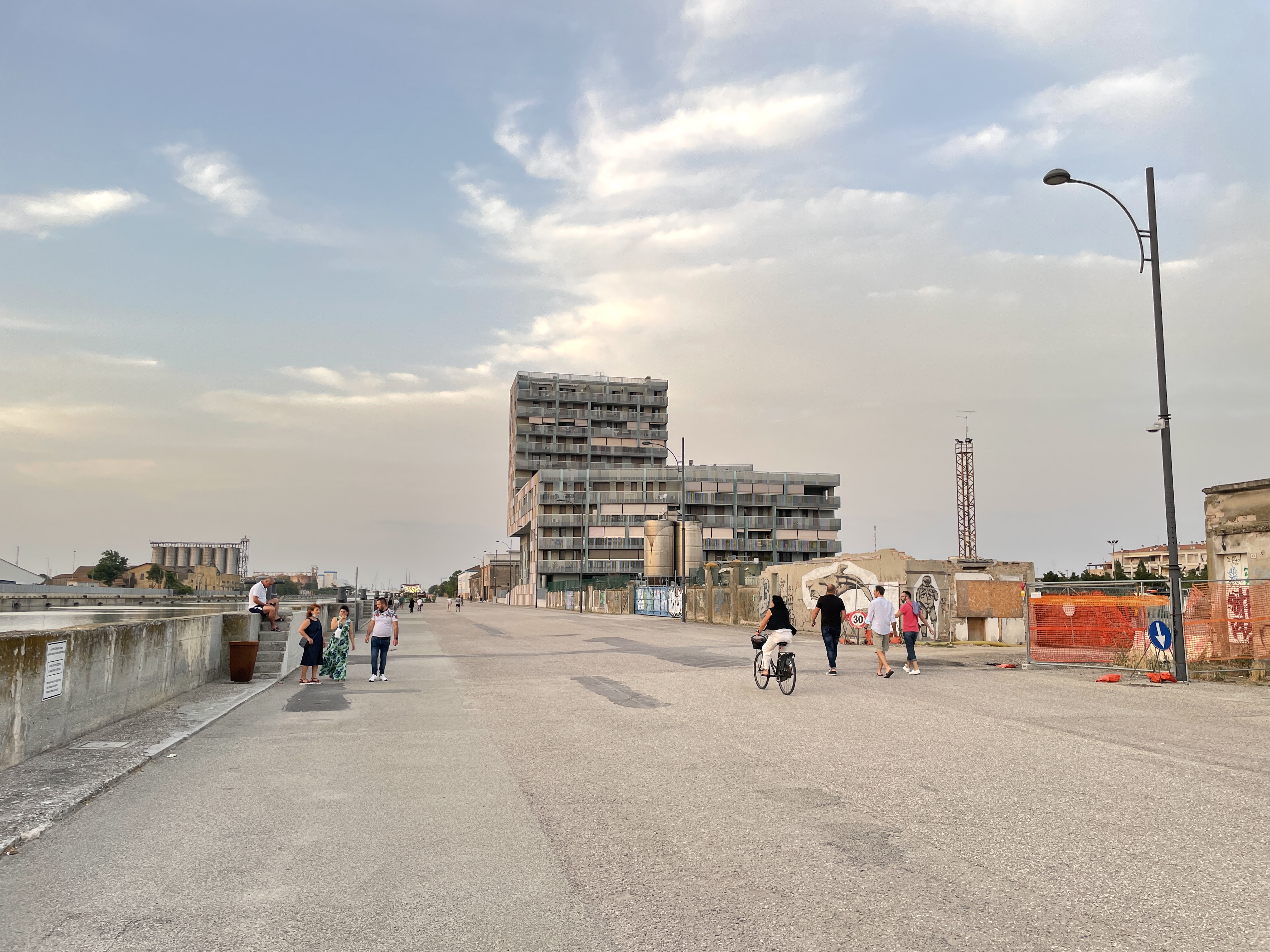 Summer evening at the Candiano Canal