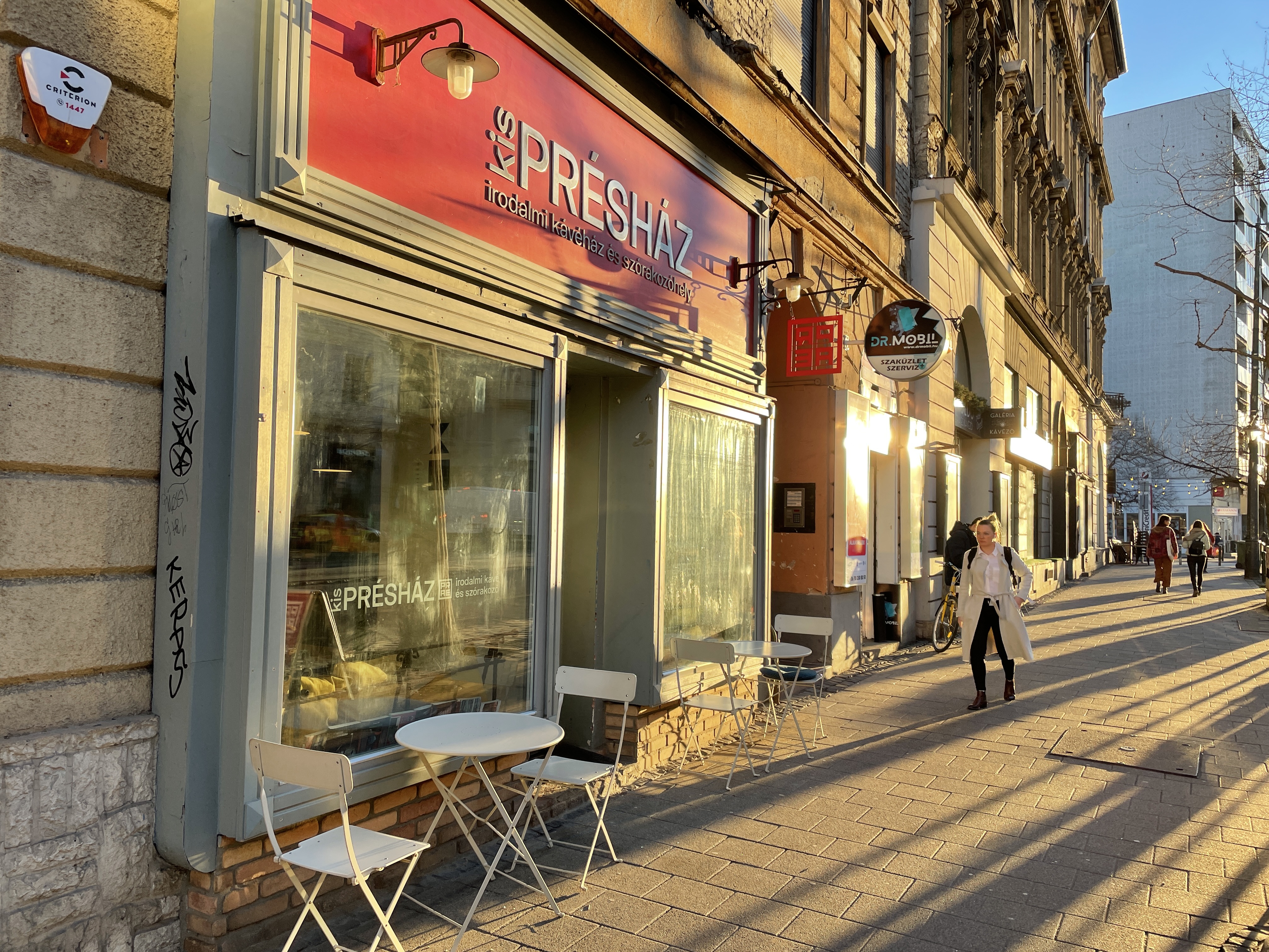 Literary café in the Bartók Cultural District. Photo by Levente Polyak