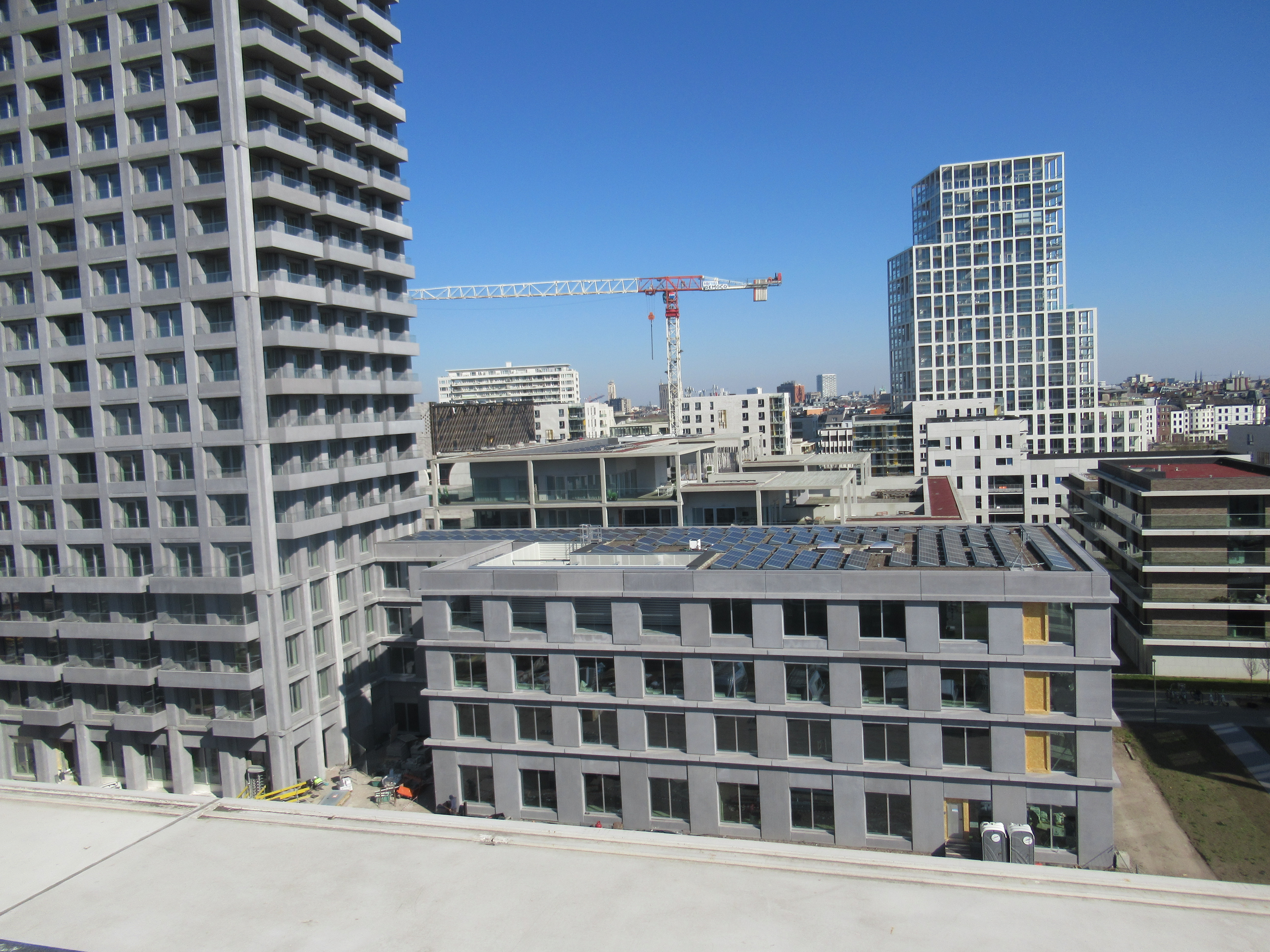 PVs on Building 17 © Marcelline Bonneau