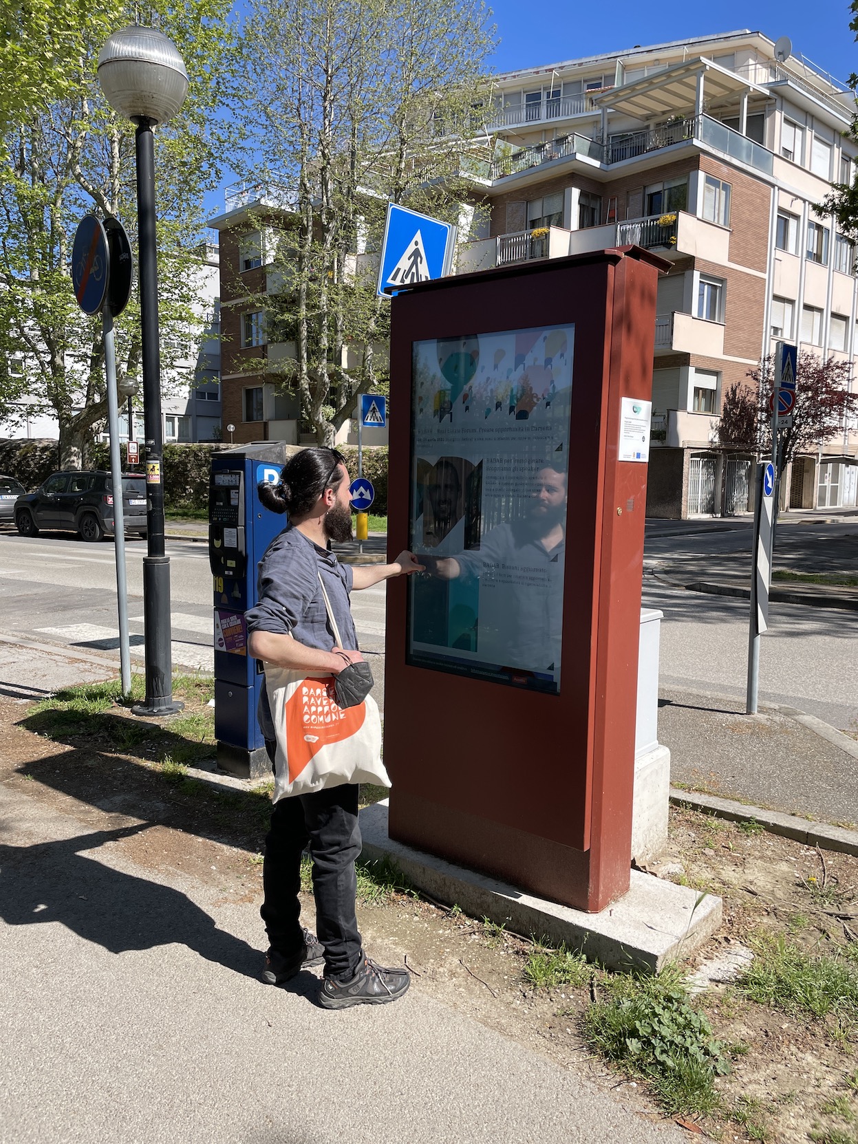 Digital screen in the Darsena