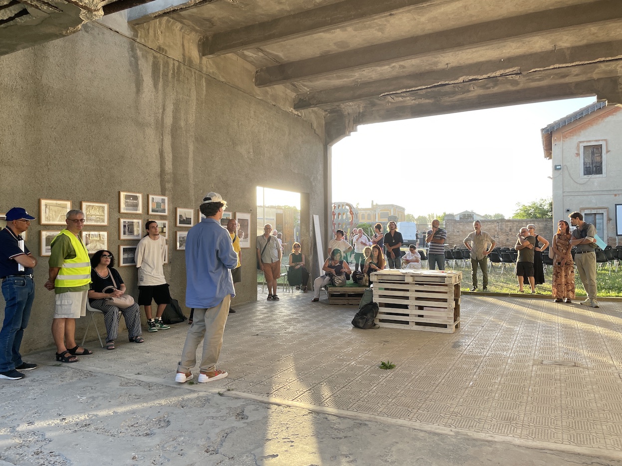 Presenting tactics for the Darsena