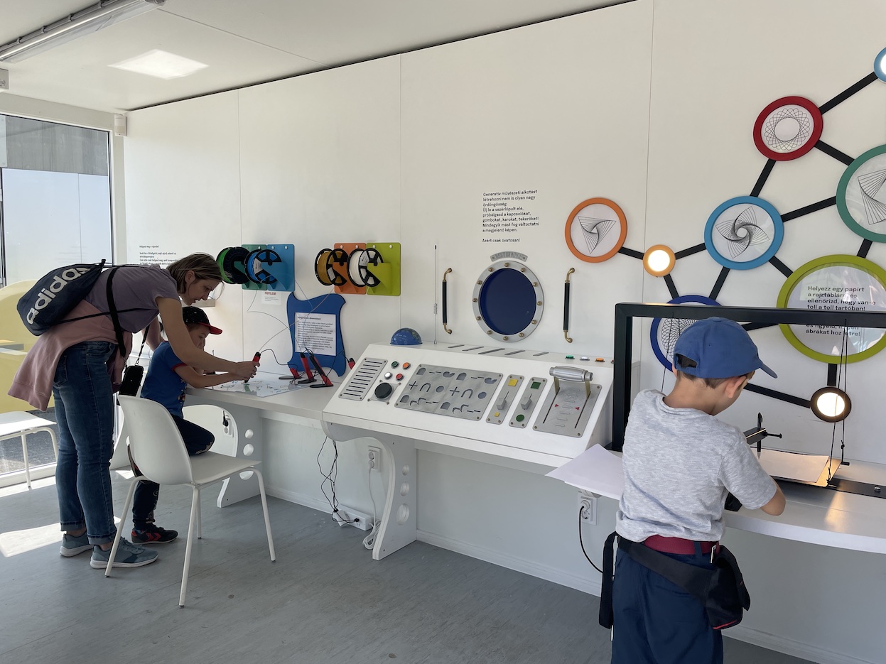 Container at Bikás Park