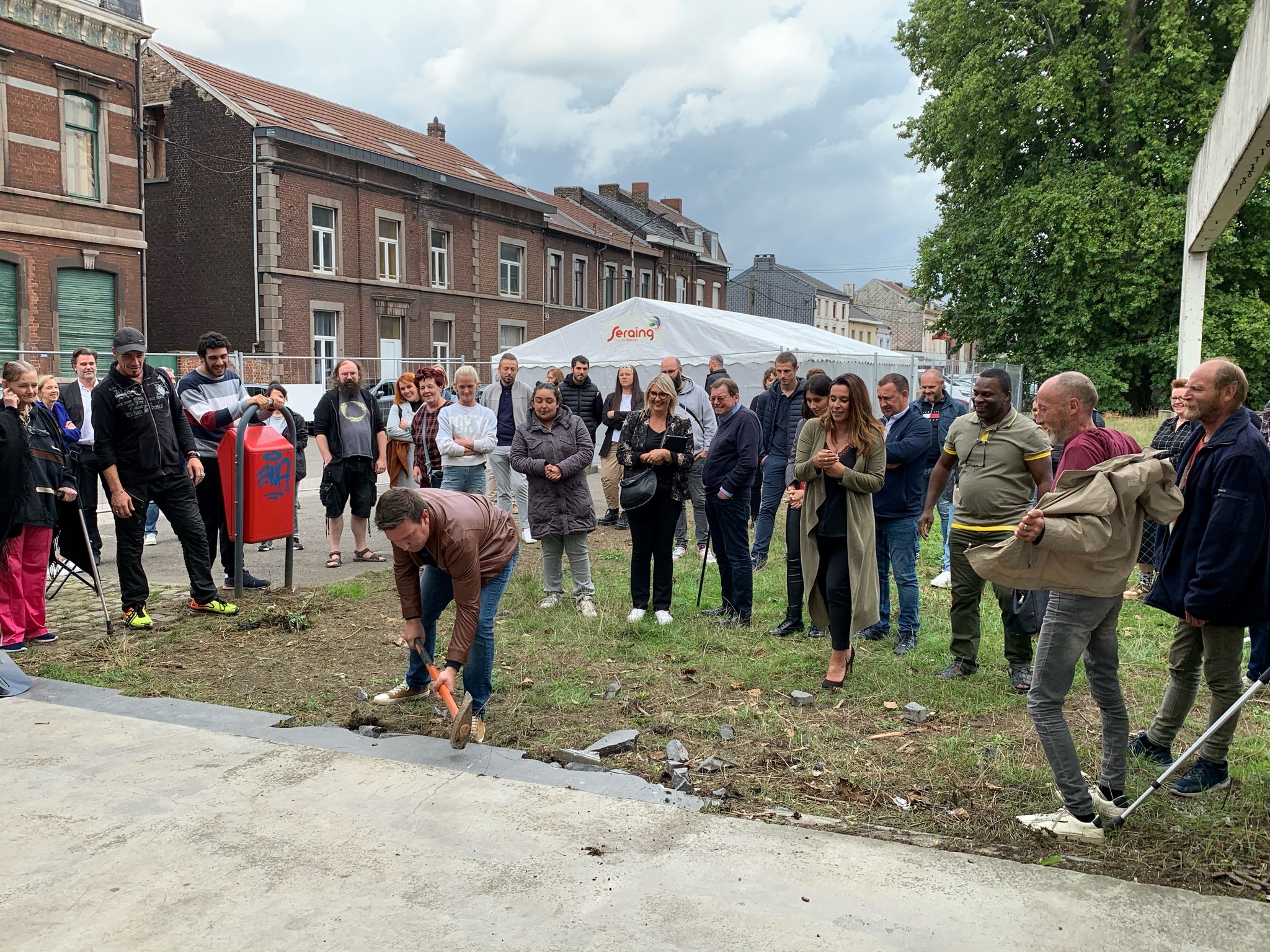 Inauguration ceremony of the day-shelter construction site