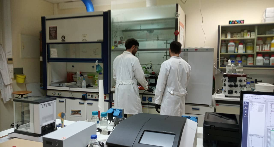 Pic. 4: Laboratory work for the production and characterization of the polymer 
