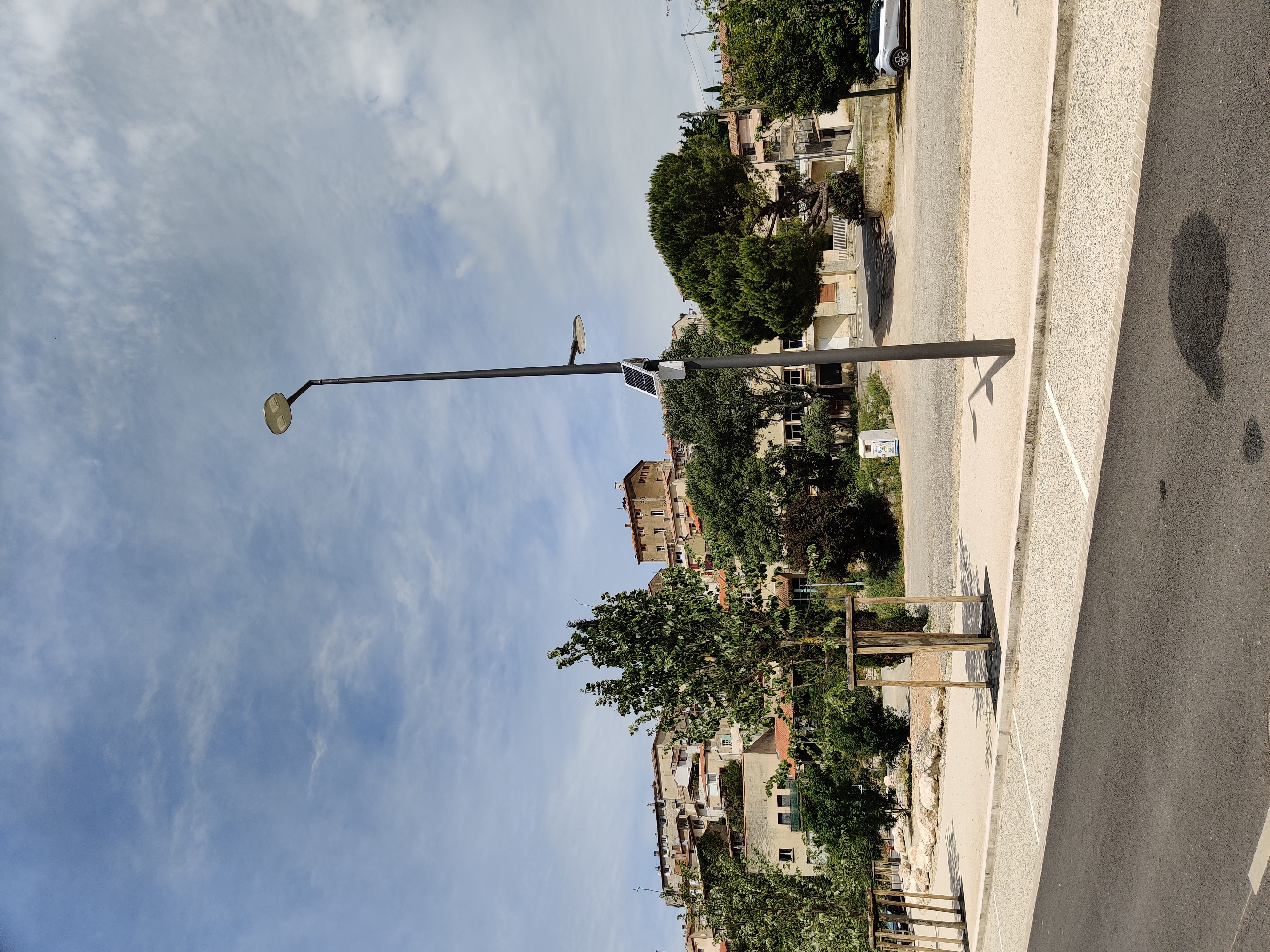 Fixed monitor using one of the DIAMS sensor's installed at the town of Cabriès.