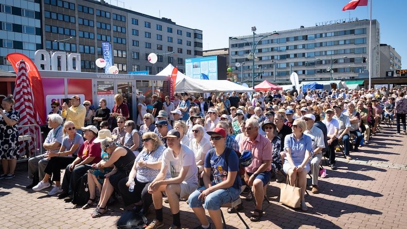 Dissemination to people