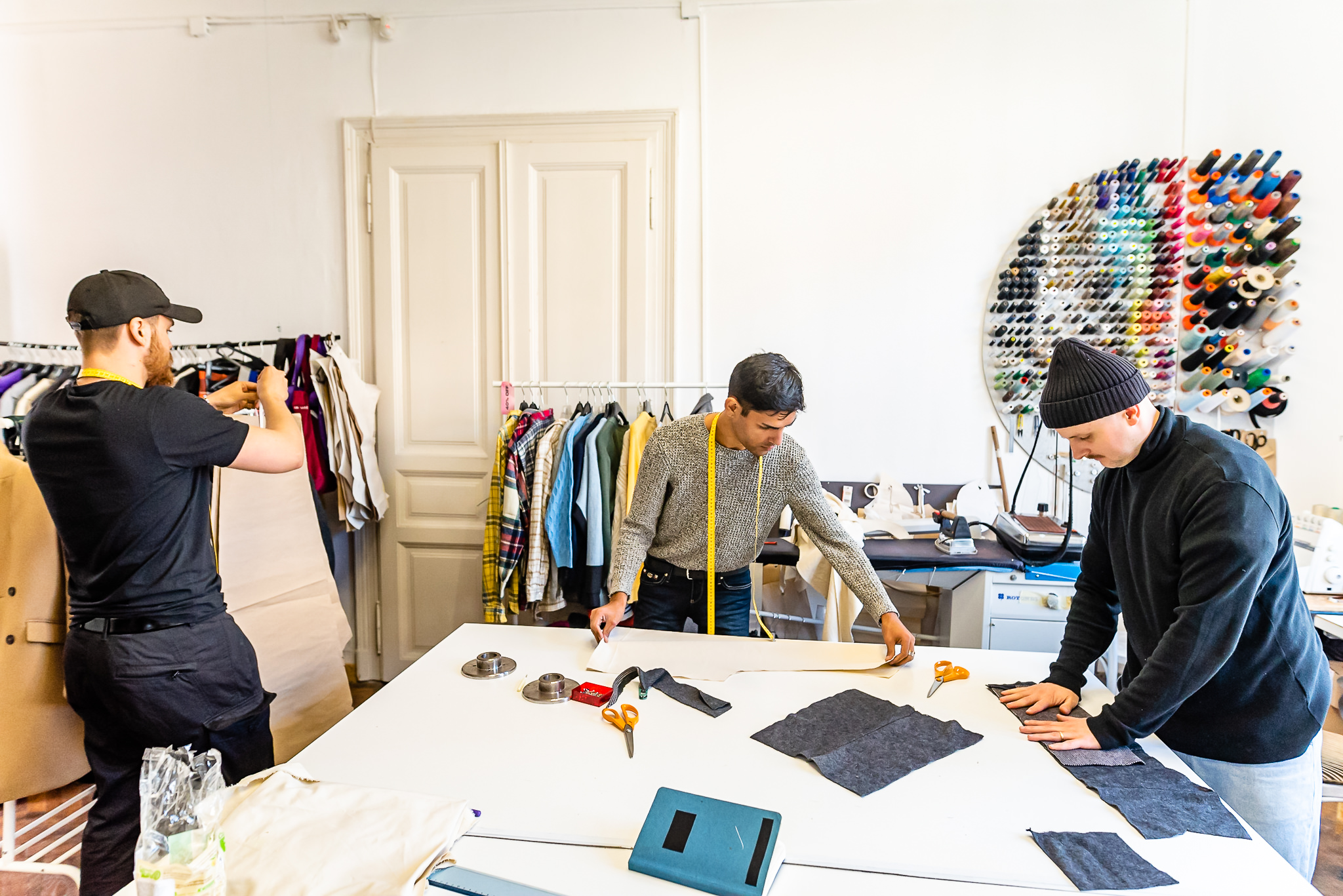 Picture 2: Adrian Vele with his team at the Atelier of Velements. Source: Clujlife.com 