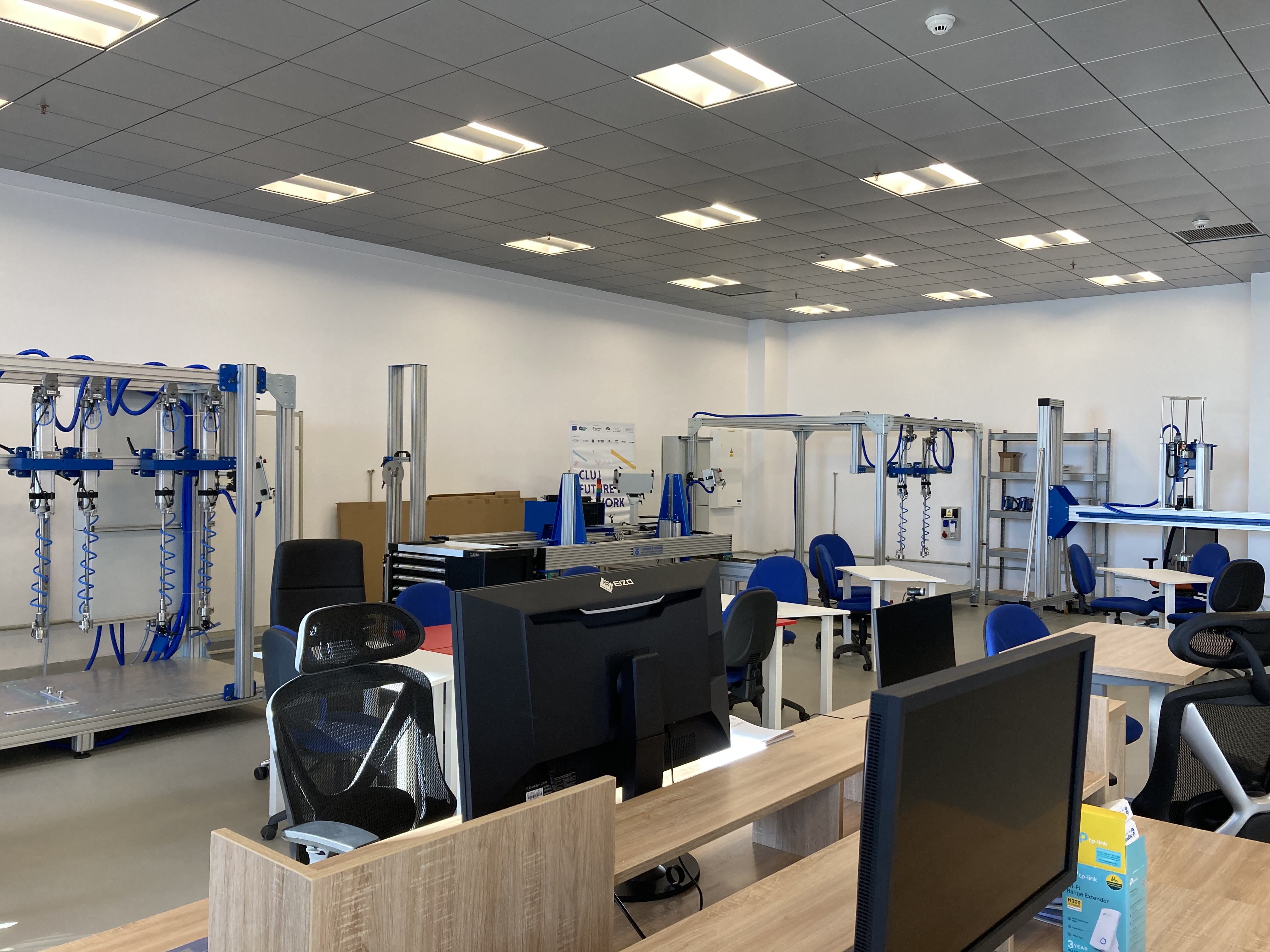 Pictures 3 and 4: The equipment installed at the Labs at CREIC. Source: Simone d’Antonio