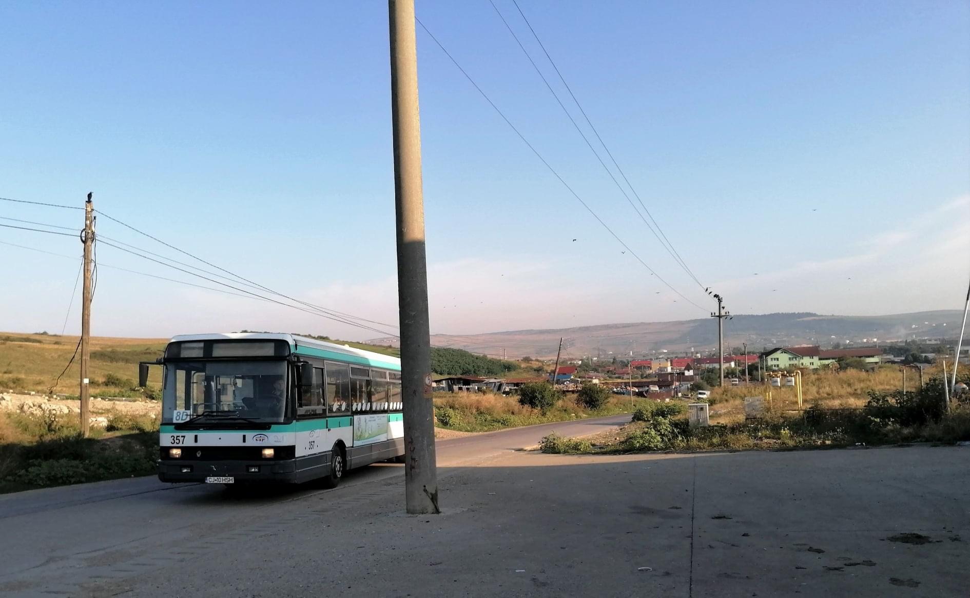 Image 7 and 8: The new public bus line 8L and the distribution of free transit pass to the residents of Pata Rât. Source: ADI/ZMC