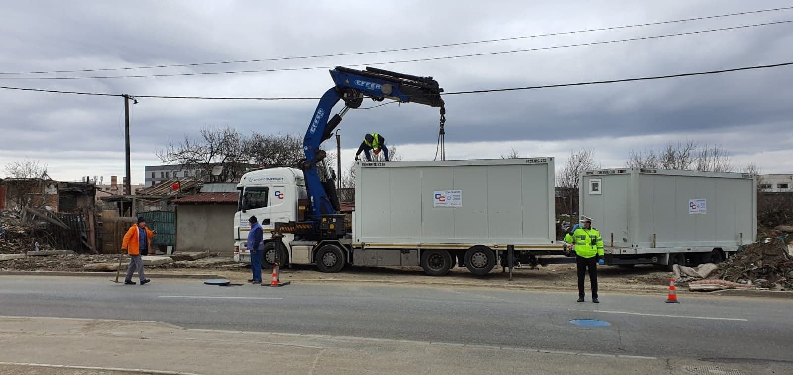 Image 7: Sanitary modules deployed in Pata Rât. Source:ADI-ZMC 