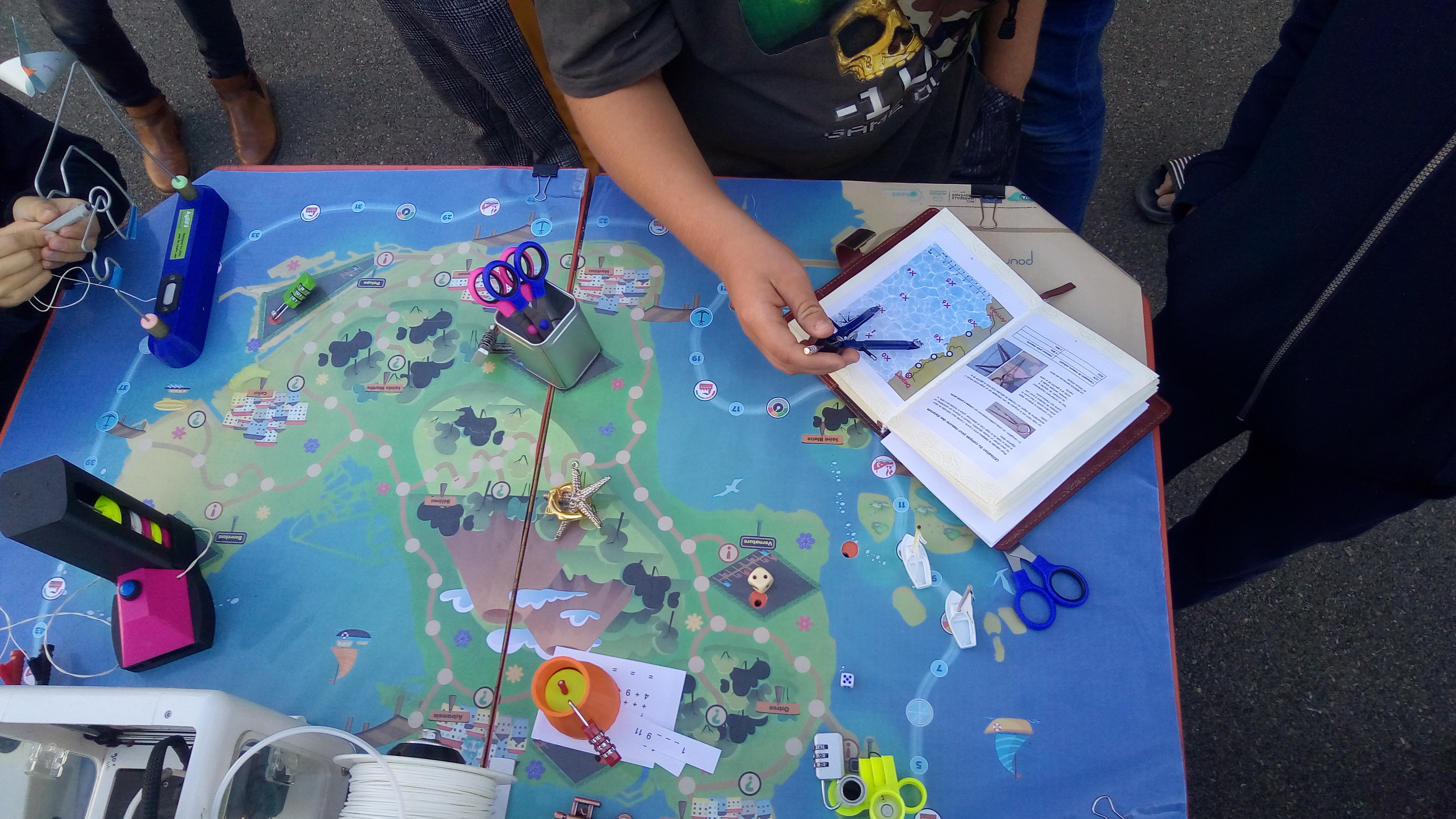 Game "Island Myst'air" designed by the association " 8 vies pour la planète"