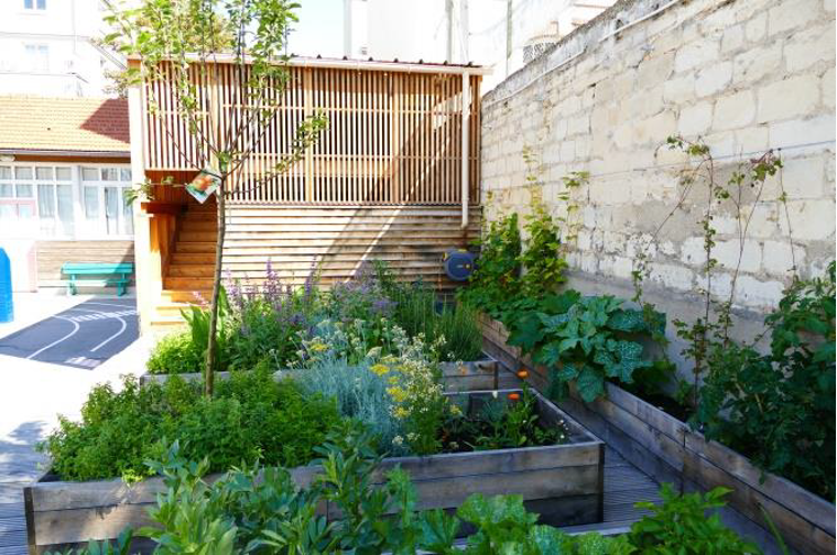 An improved schoolyard (copyright CAUE)