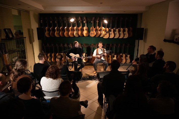 Private Stage - living room cultural events