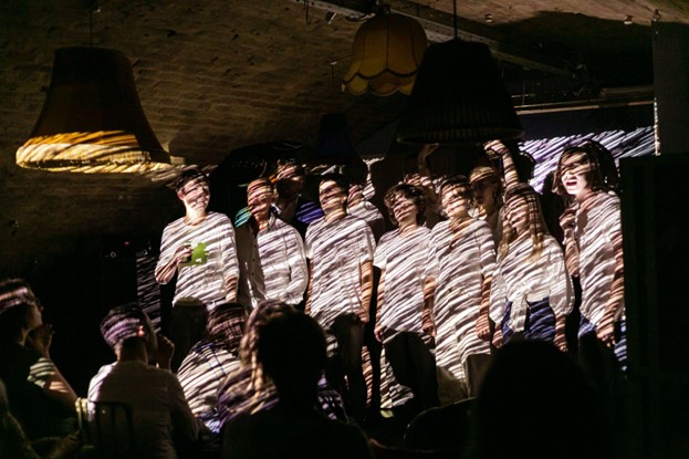 Alone in the crowd? - a play in ÚJBUDA