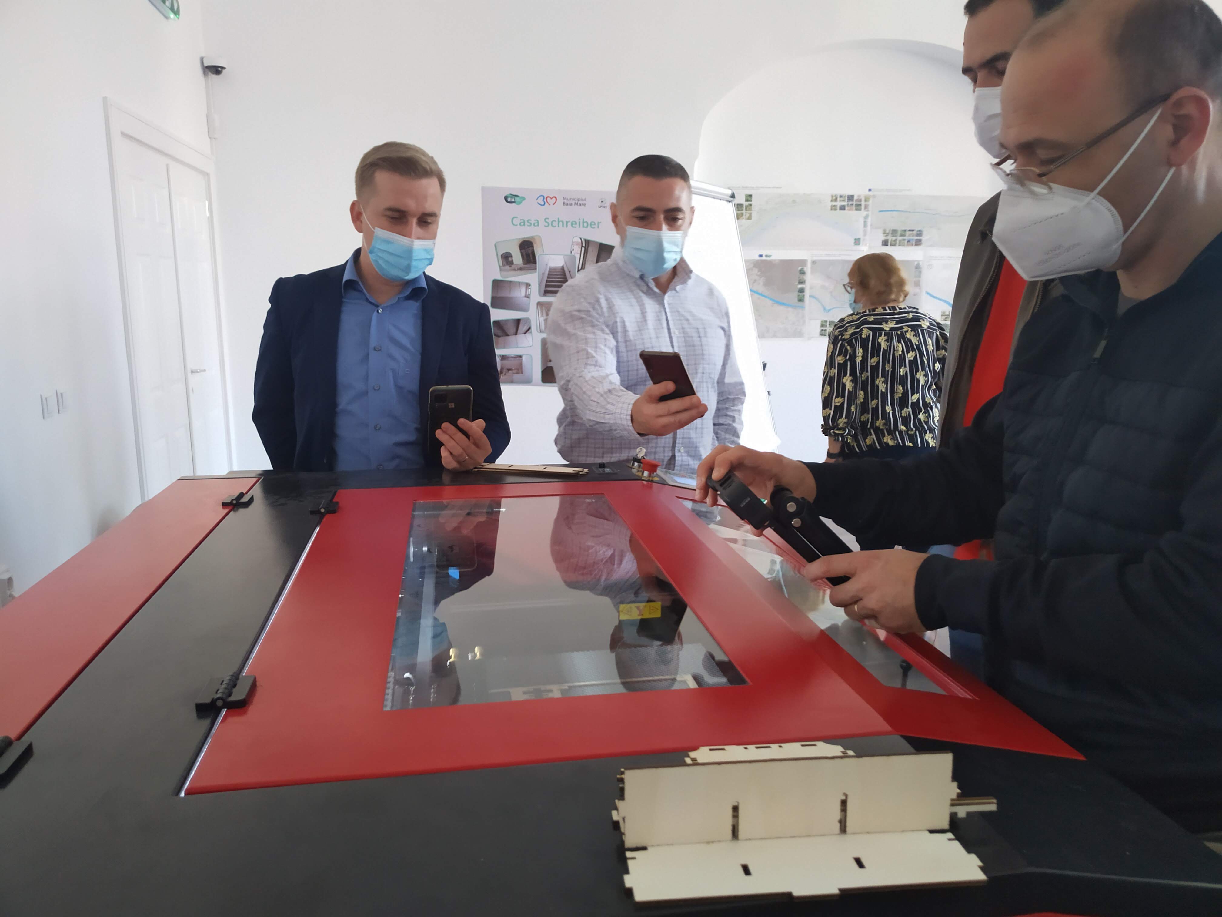 SPIRE Journal 2 - Figure 5 - maker space demonstration.jpg 