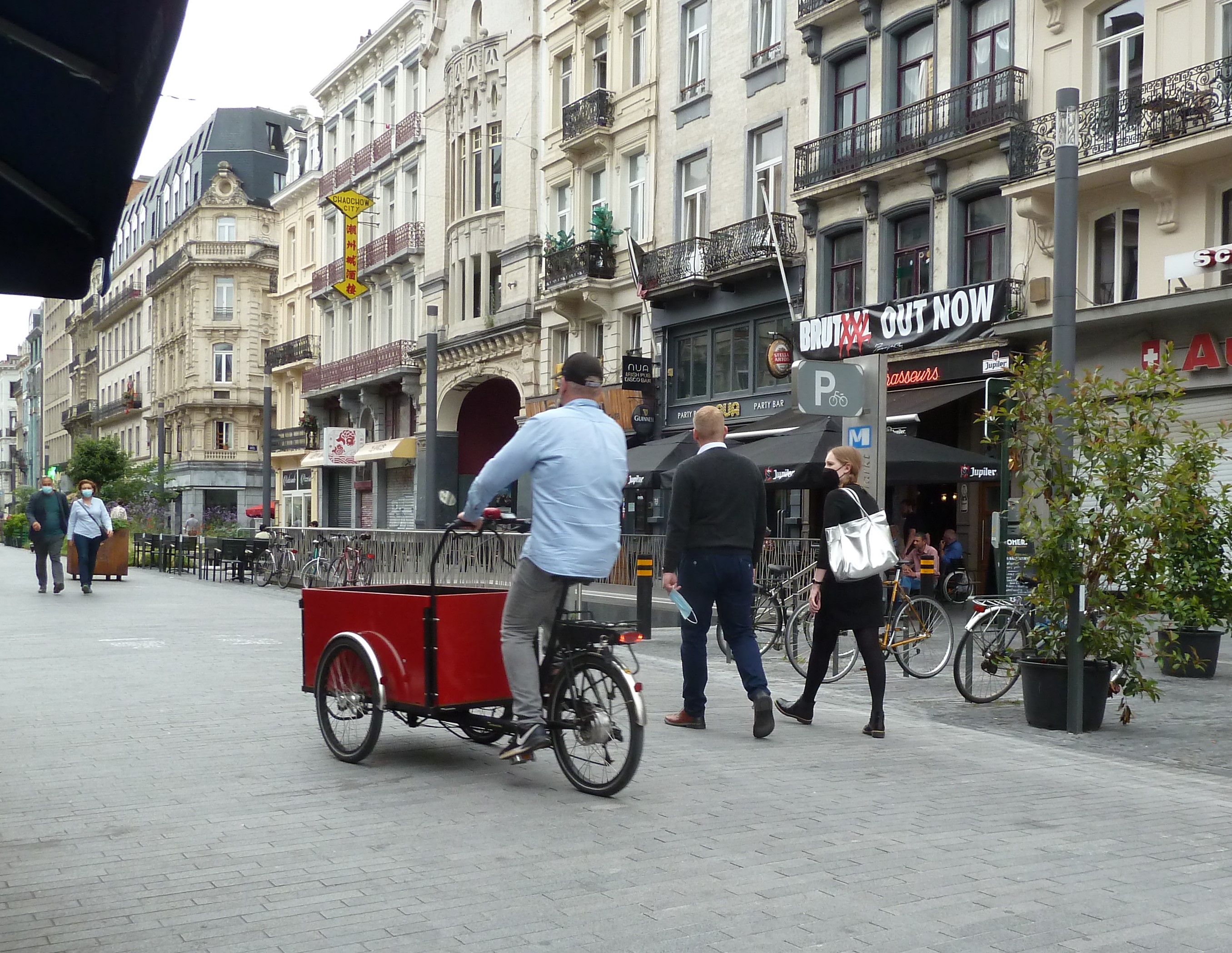 Cargo Bike in Brussels pedestrian zone