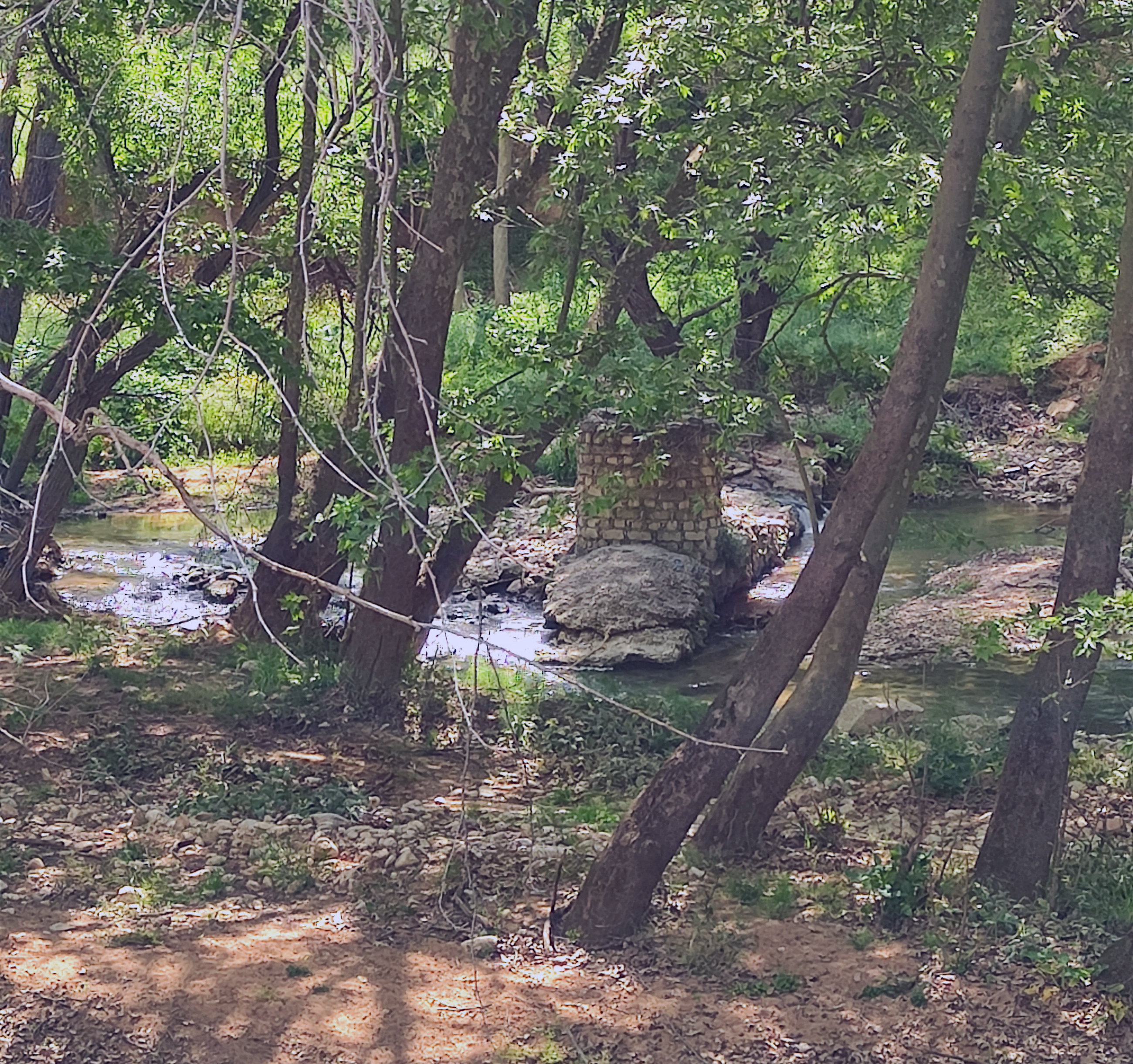 Hadrian aqueduct collects water form the aquifer, but also from streams and other water sources in the territory