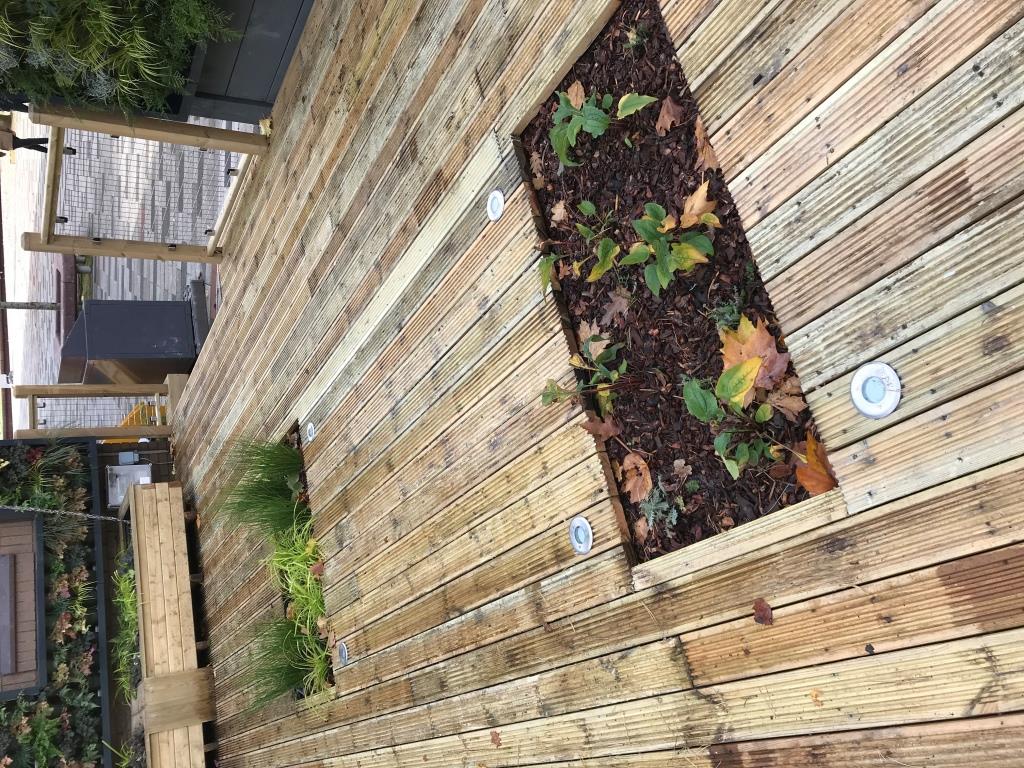 terrasse deck in the raingarden