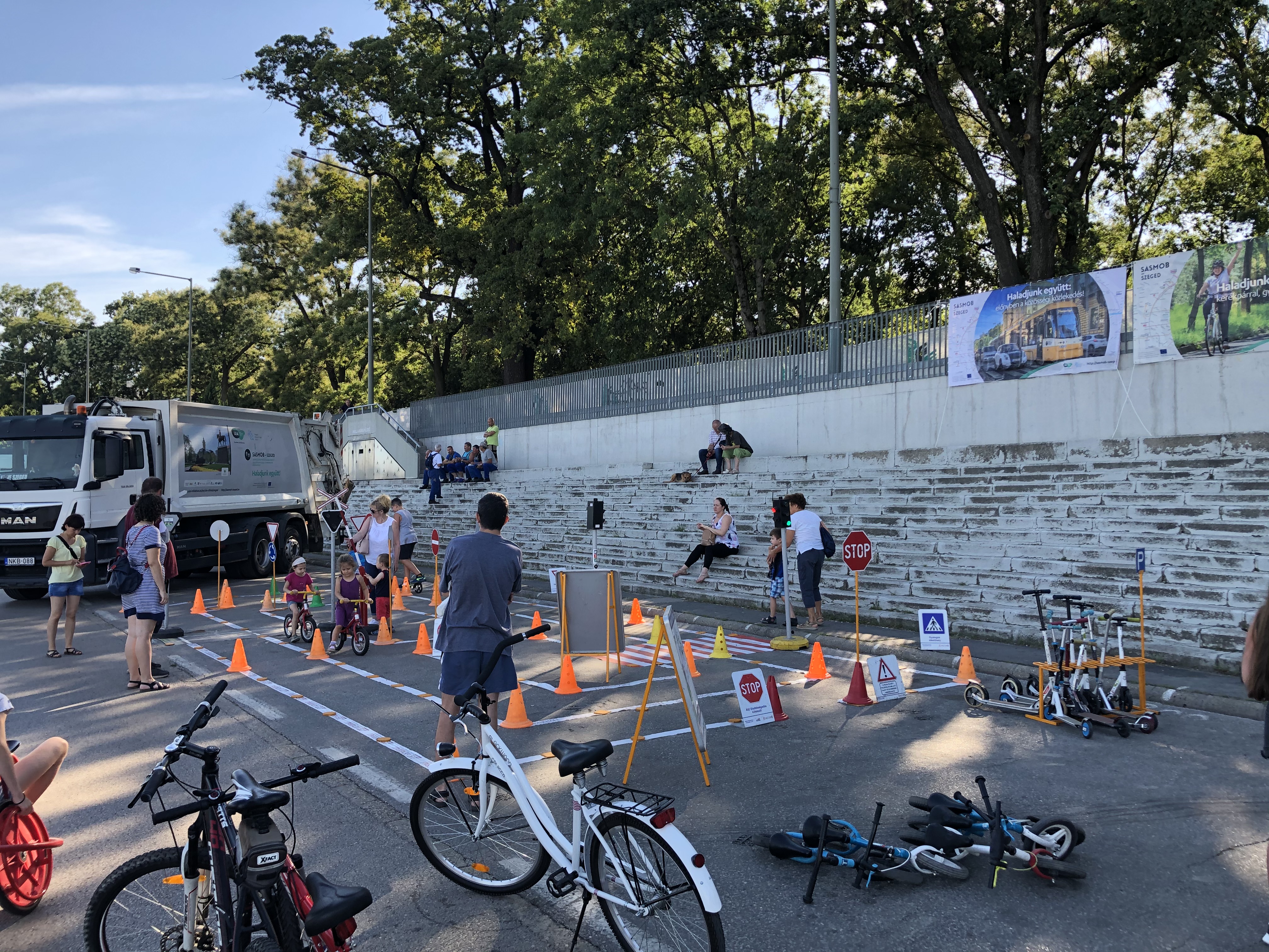 The Tisza banks occupied by pedestrians 