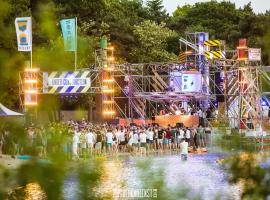 Attendees of Ploegendienst Festival (Source: Kairos Events)