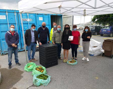 Distribution of neighbourhood composting bins and training