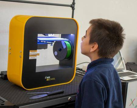 YOUNG MAKERS IN SCHOOLS!