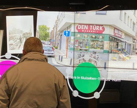 A story from Sluizeken-Tolhuis-Ham neighbourhood based on the Collections presented in the CoGhent Box