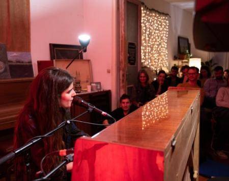 Private Stage - living room cultural events