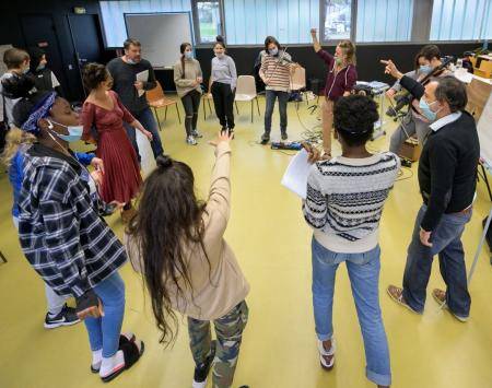 © Lionel Rault – Stage de la Toussaint, en présence du groupe de rappeuses UltraMoule et Tracy de Sá , séance de travail ouverte